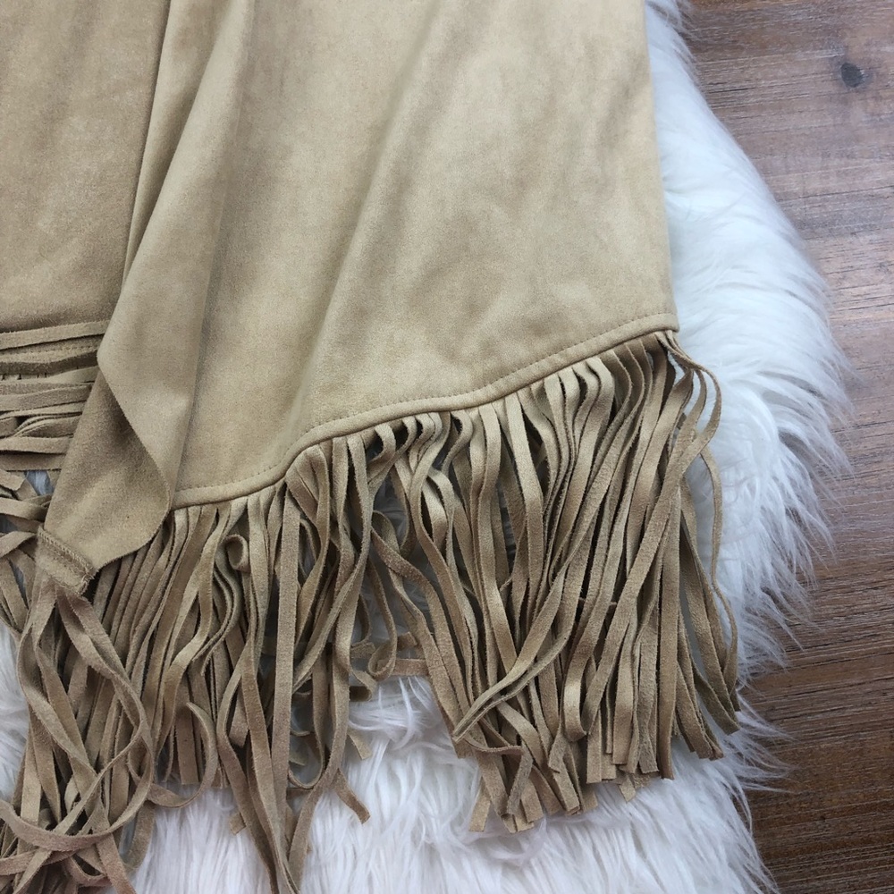 Charming Charlie Faux Suede Tan Fringe Vest H17 - Picture 5 of 7